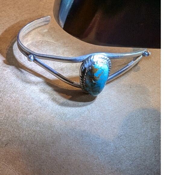 Vintage Signed LR Sterling Navajo Native American Turquoise Cuff Bracelet - Picture 8 of 8